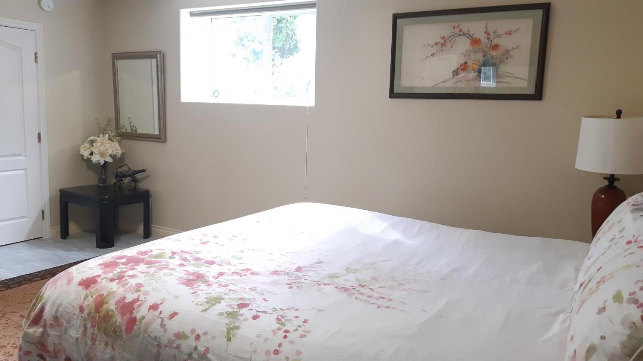 Lakeview House With 4 Rooms Kelowna Near Downtown & Knox Moutain Eksteriør bilde