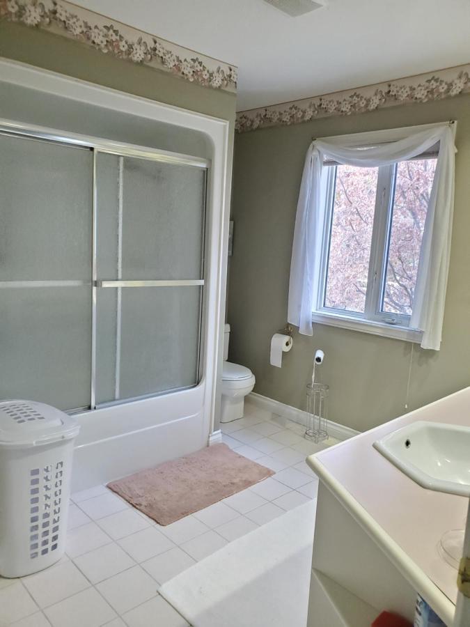 Lakeview House With 4 Rooms Kelowna Near Downtown & Knox Moutain Eksteriør bilde